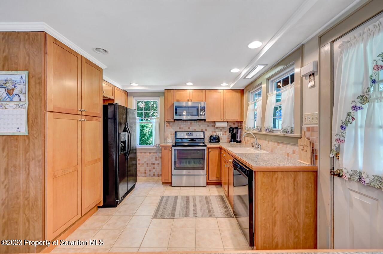 113 Griffin Pond Road Clarks Summit, PA 18411 - Photo 16 of 51 Gallery Image 16
