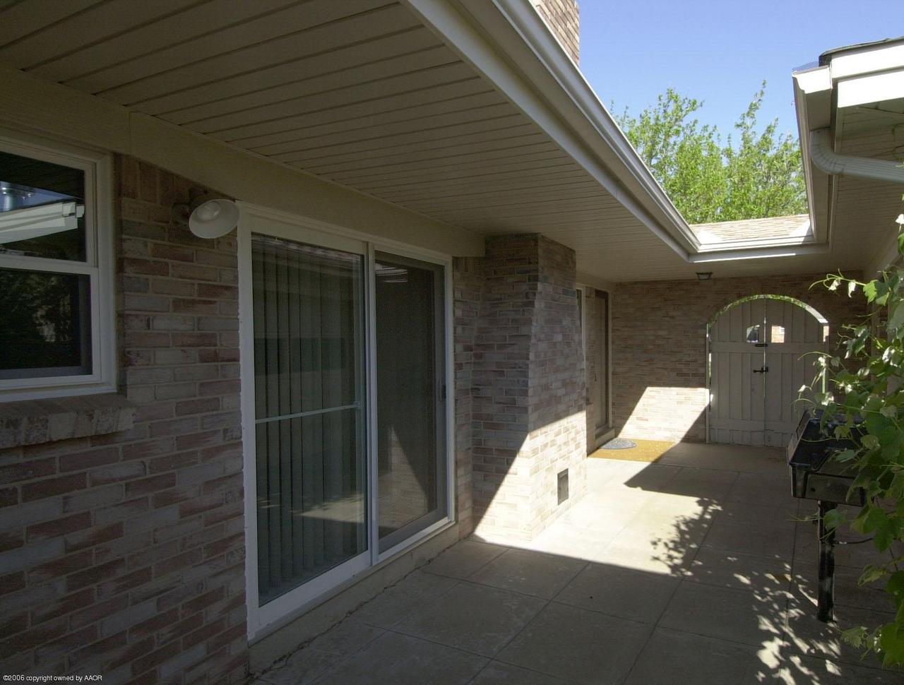 7011 Euclid Street Amarillo, TX 79110 - Photo 8 of 9 patio