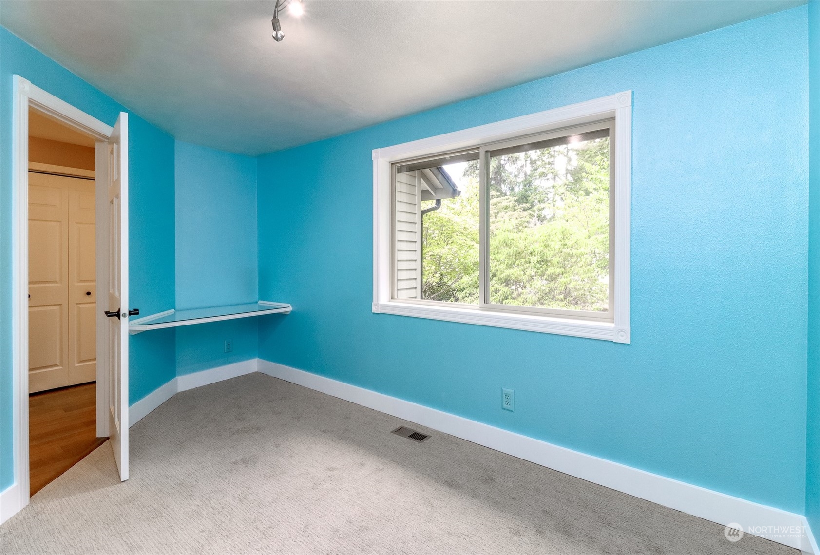16918 Southeast 149th Street Renton, WA 98059 - Photo 32 of 40 an empty room with a window