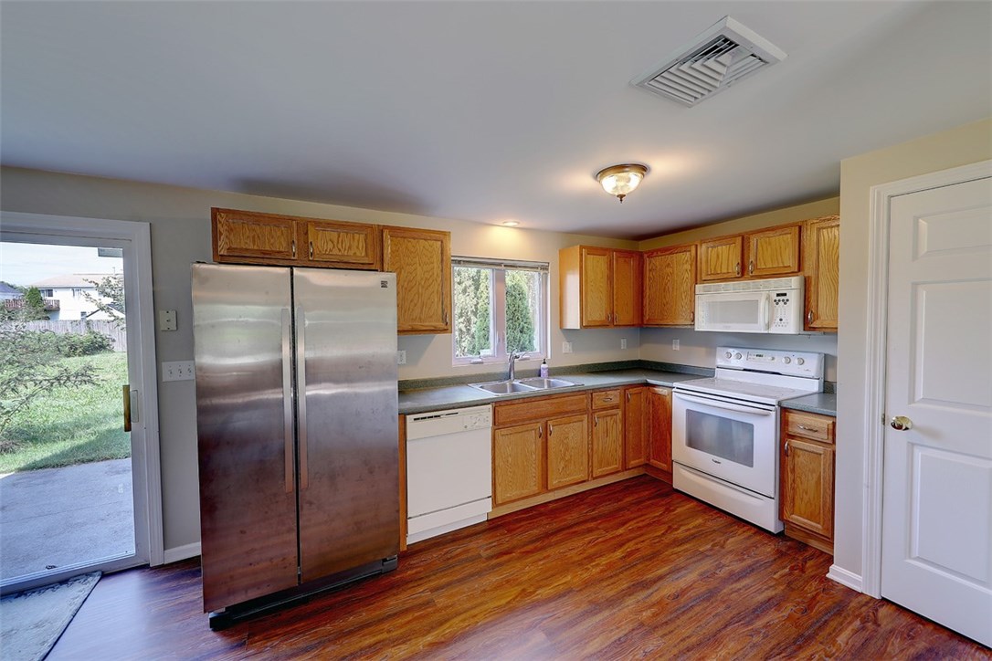 55 Chiswick Road Warwick, RI 02889 - Photo 12 of 26 Gallery Image 12