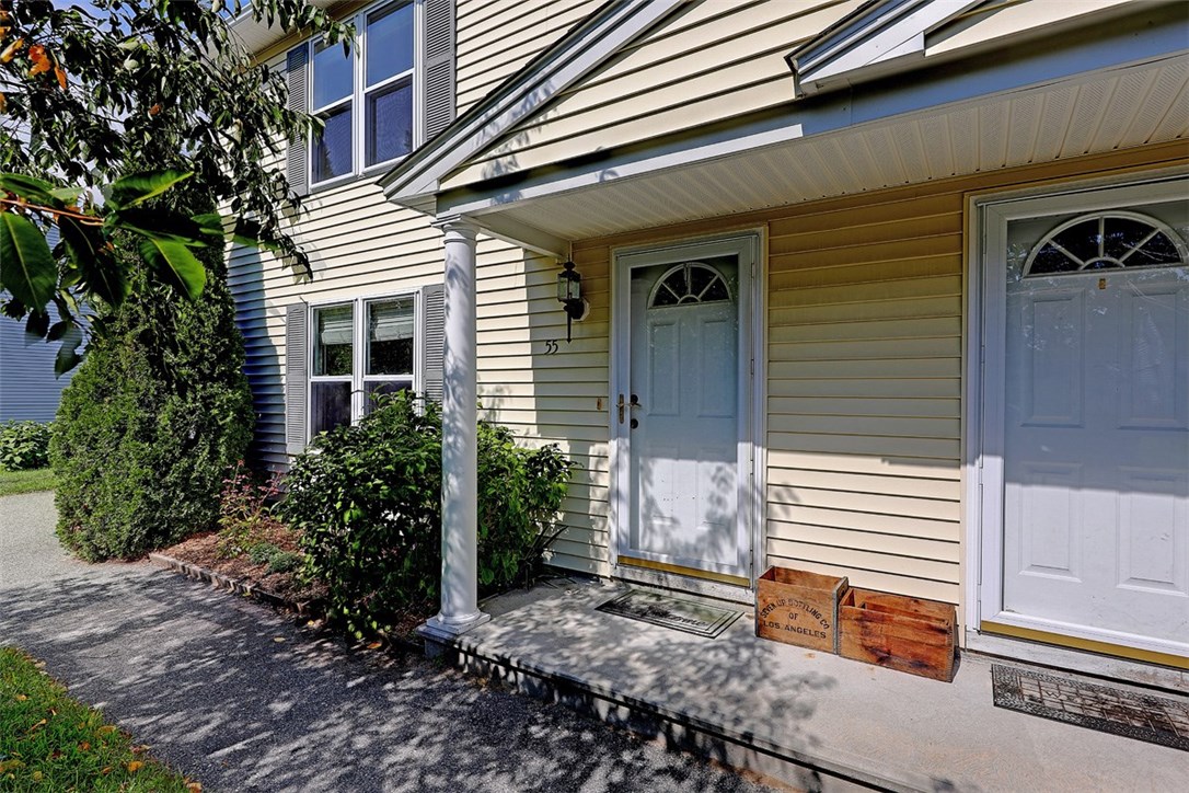 55 Chiswick Road Warwick, RI 02889 - Photo 2 of 26 Gallery Image 2