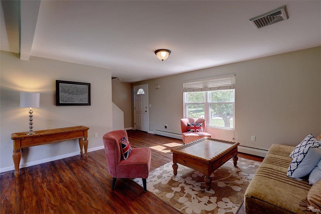 55 Chiswick Road Warwick, RI 02889 - Photo 9 of 26 Gallery Image 9