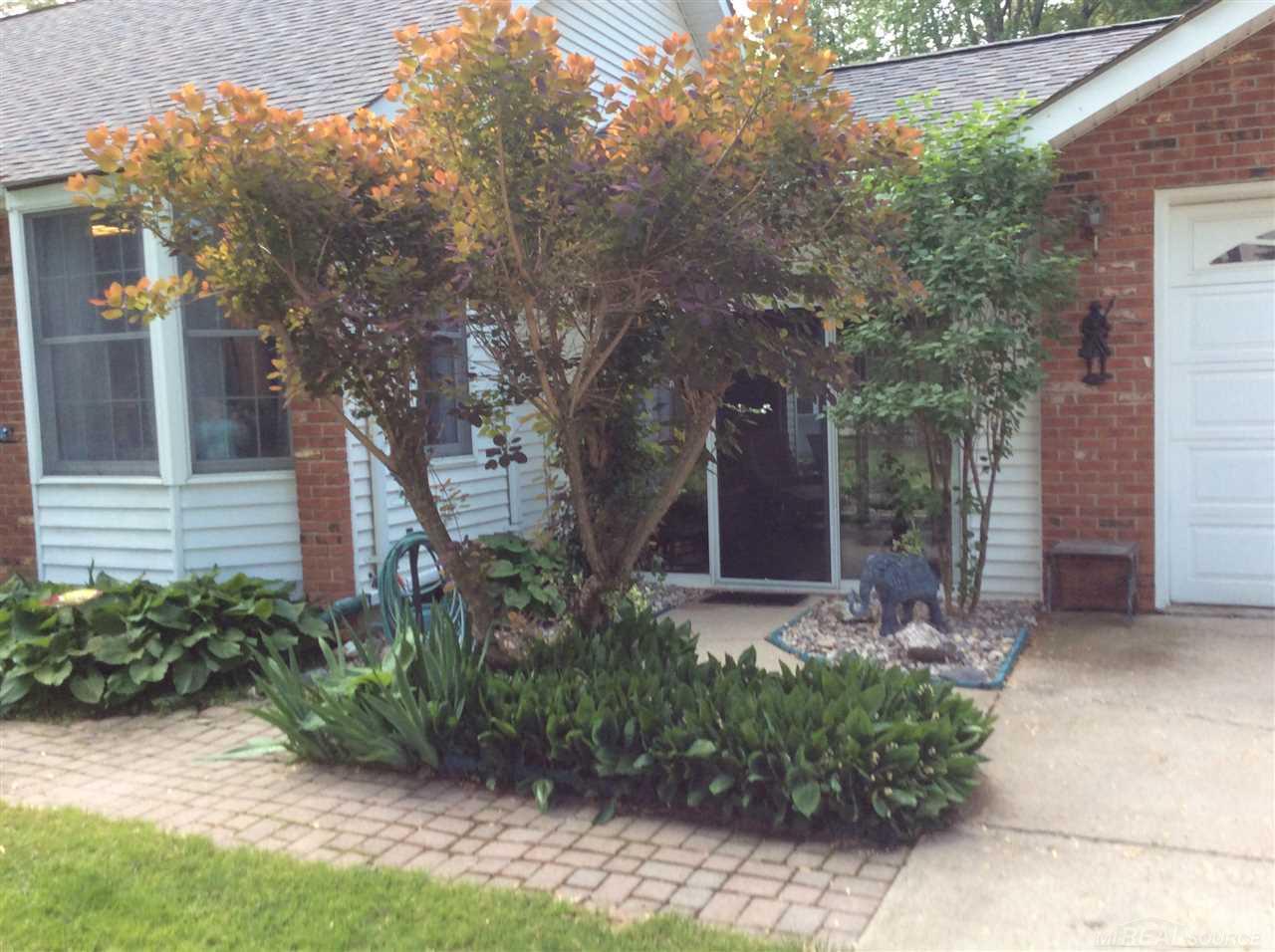 18775 Armada Ridge Road Armada, MI 48005 - Photo 8 of 40 31245395-7.JPG