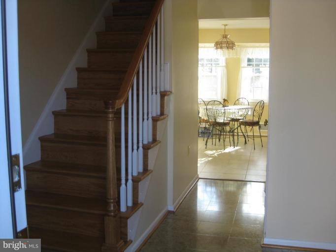 8624 Bunnell Drive Potomac, MD 20854 - Photo 2 of 26 Entrance / Foyer