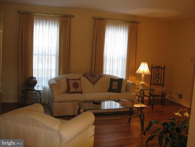 8624 Bunnell Drive Potomac, MD 20854 - Photo 16 of 26 Living Room #3