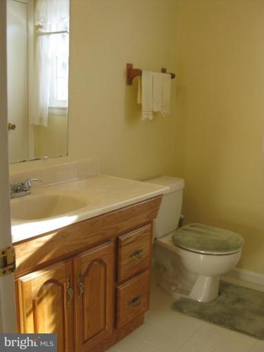 8624 Bunnell Drive Potomac, MD 20854 - Photo 20 of 26 Bath #2