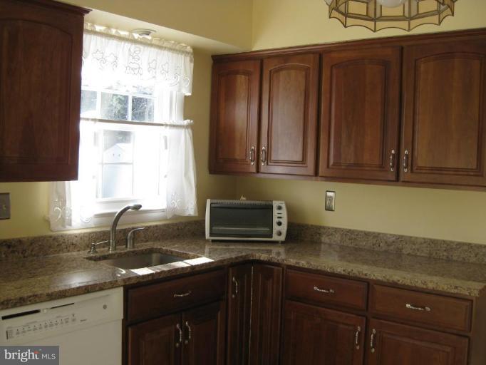 8624 Bunnell Drive Potomac, MD 20854 - Photo 24 of 26 Kitchen #2
