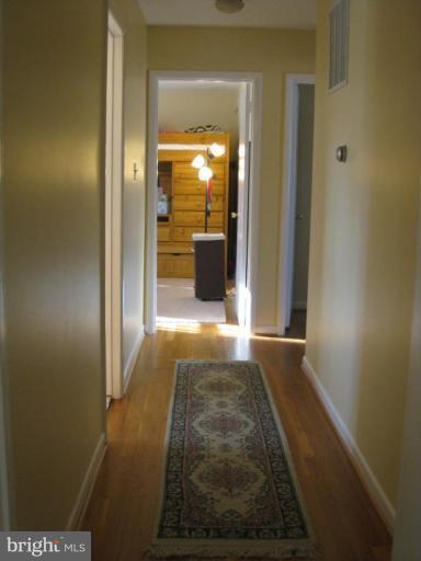 8624 Bunnell Drive Potomac, MD 20854 - Photo 26 of 26 Hallway