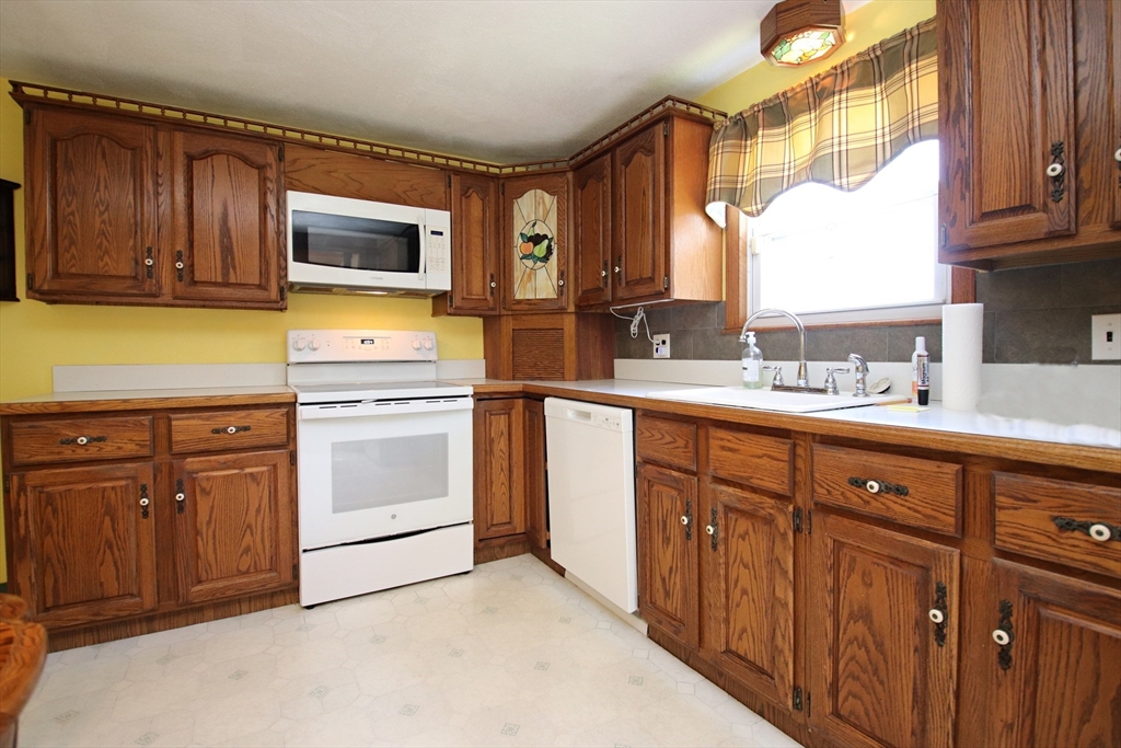 86 Farrell Road Lynn, MA 01905 - Photo 6 of 36 Gallery Image 6