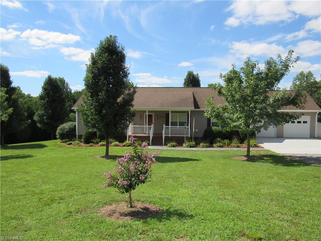 1656 Denny Road King, NC 27021 - Photo 4 of 30