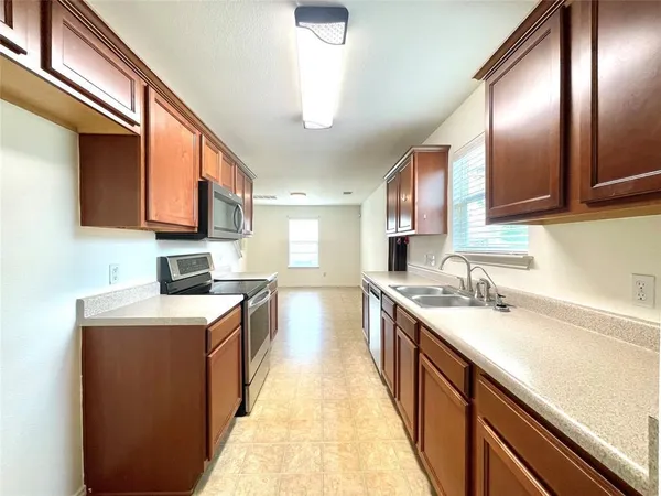$1,990 | 13325 High Sierra Street, Manor, TX 78653