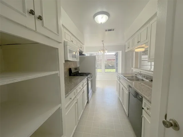 $1,895 | 9011 Alcott Drive, Houston, TX 77080