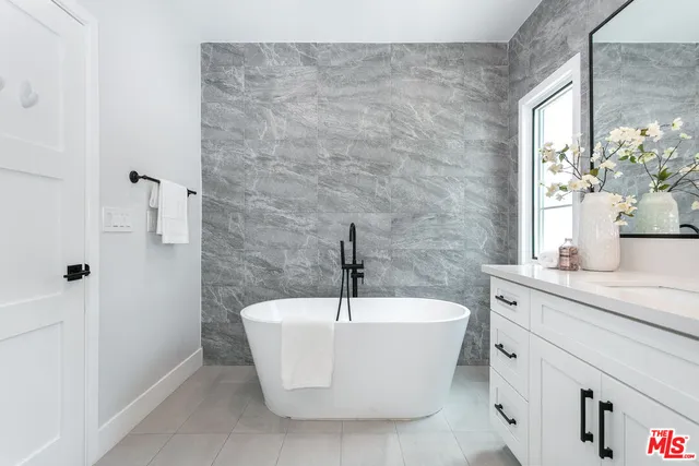 $2,499,999 | 732 North Cherokee Avenue, Los Angeles, CA 90038