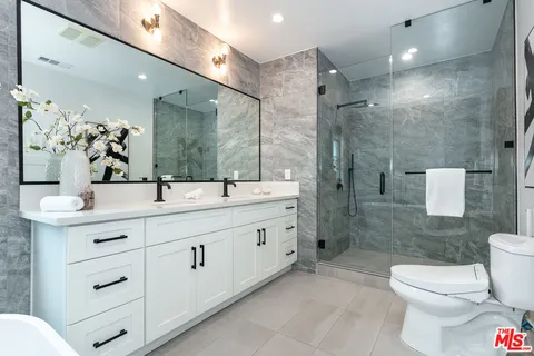 $2,499,999 | 732 North Cherokee Avenue, Los Angeles, CA 90038