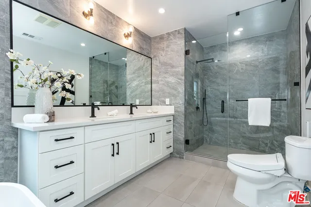 $2,499,999 | 732 North Cherokee Avenue, Los Angeles, CA 90038