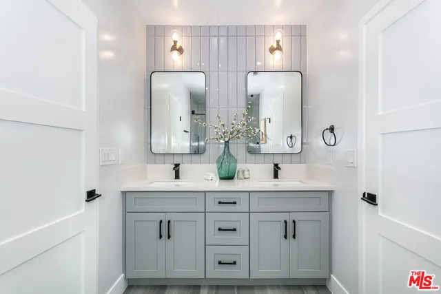 $2,499,999 | 732 North Cherokee Avenue, Los Angeles, CA 90038