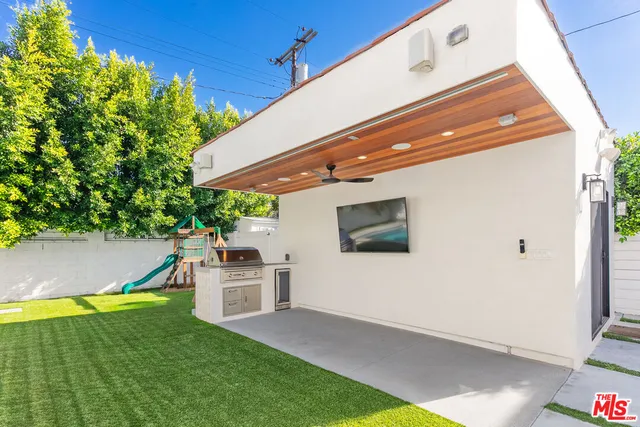 $2,499,999 | 732 North Cherokee Avenue, Los Angeles, CA 90038