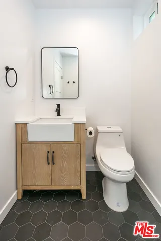 $2,499,999 | 732 North Cherokee Avenue, Los Angeles, CA 90038