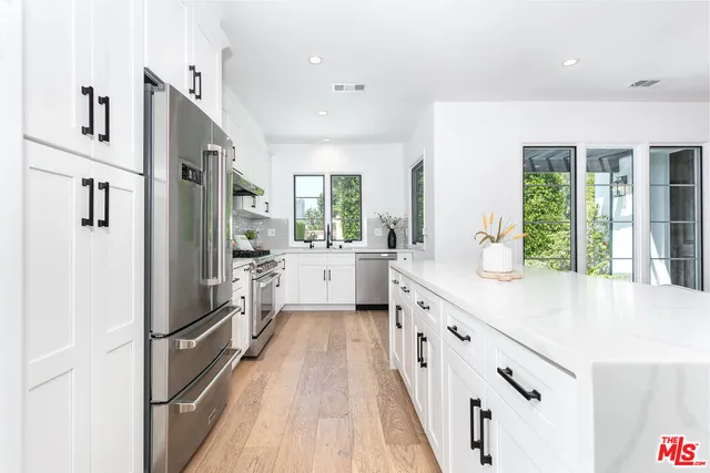 $2,499,999 | 732 North Cherokee Avenue, Los Angeles, CA 90038