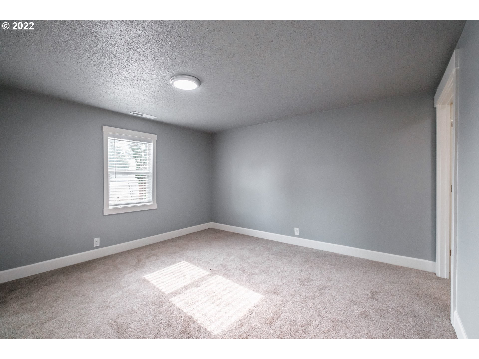 4883 Silverton Road Northeast Salem, OR 97305 - Photo 11 of 32