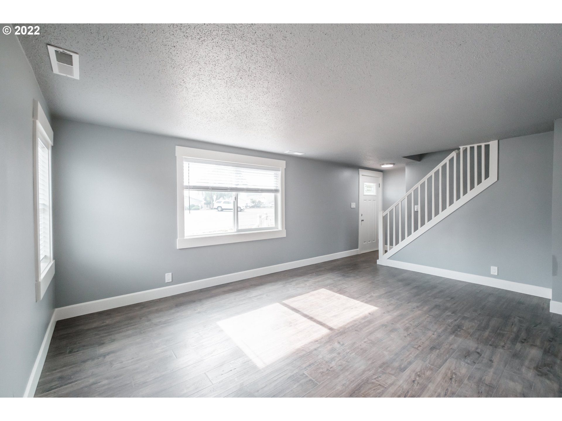 4883 Silverton Road Northeast Salem, OR 97305 - Photo 4 of 32