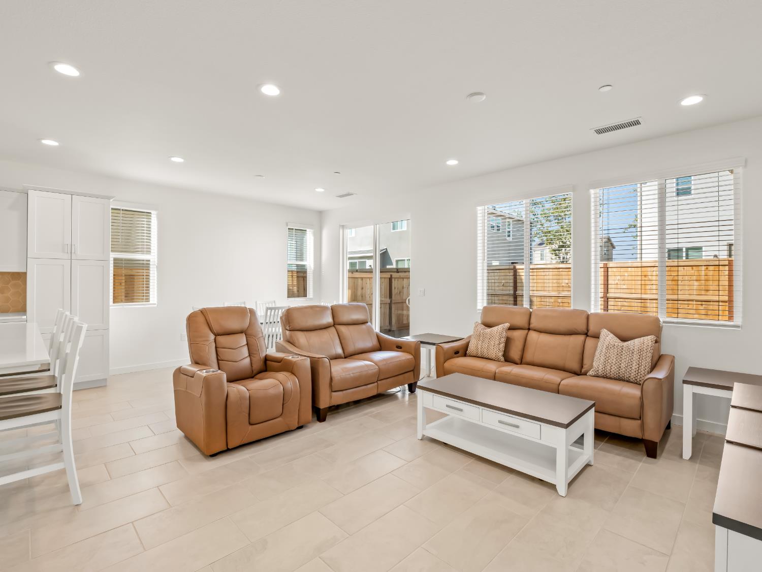 781 Elizabeth Avenue Madera, CA 93636 - Photo 19 of 31 a living room with furniture and a large window