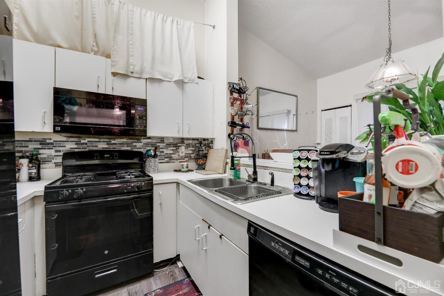 131 Edpas Road New Brunswick, NJ 08901 - Photo 13 of 15 kitchen