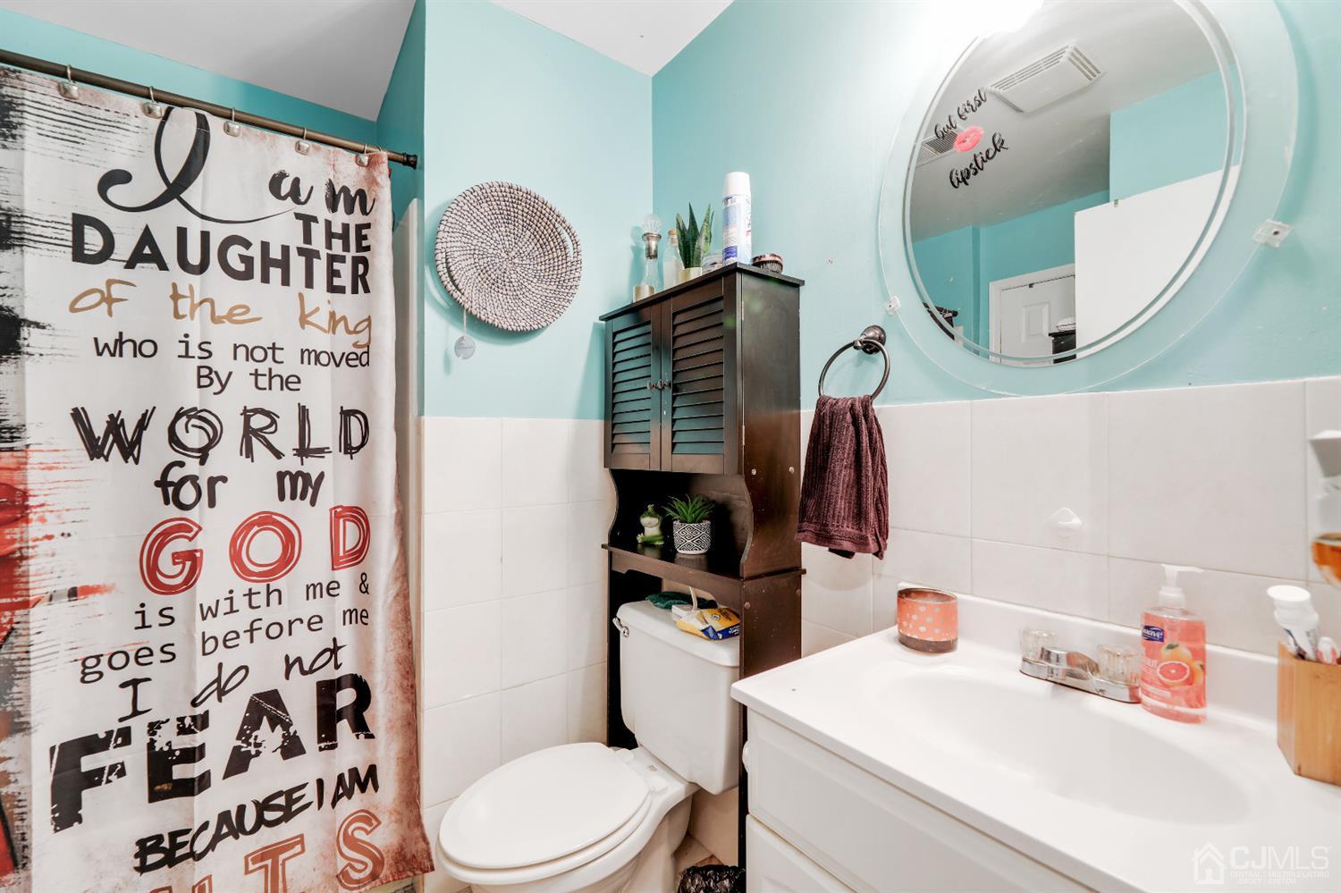 131 Edpas Road New Brunswick, NJ 08901 - Photo 9 of 15 main bathroom