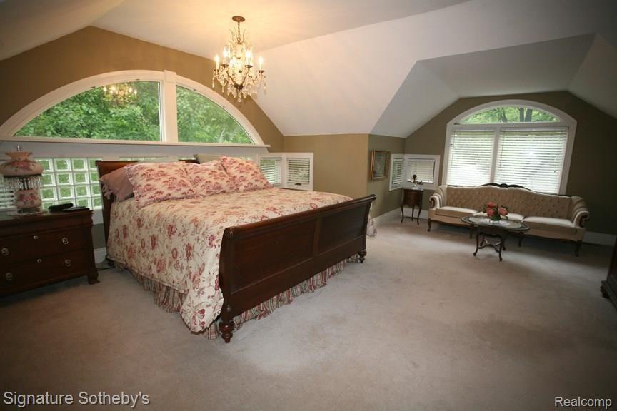 61 South Holcomb Road Clarkston, MI 48346 - Photo 42 of 52 Master Bedrm.jpg