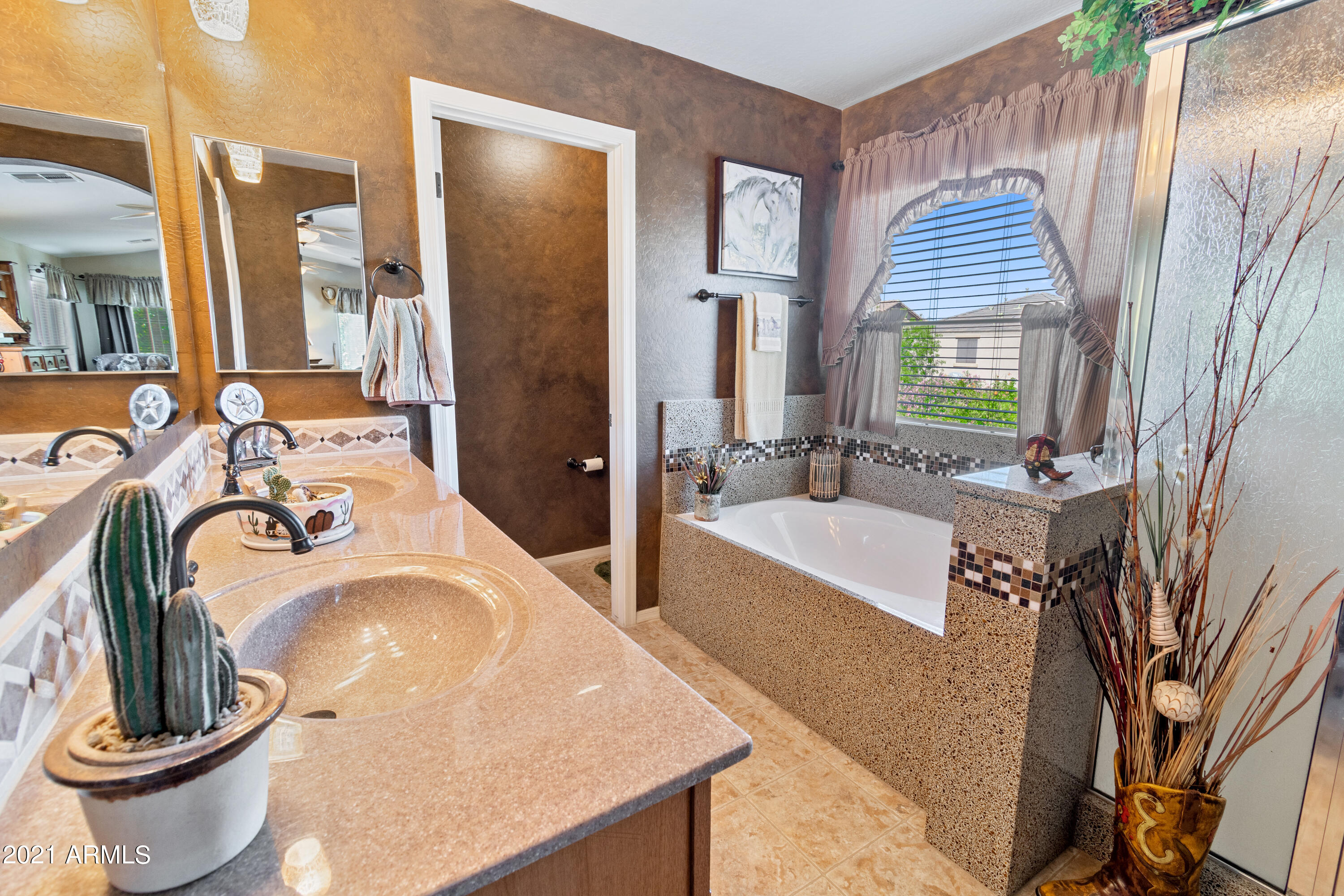 2316 West Steed Ridge Phoenix, AZ 85085 - Photo 18 of 40 Master bath