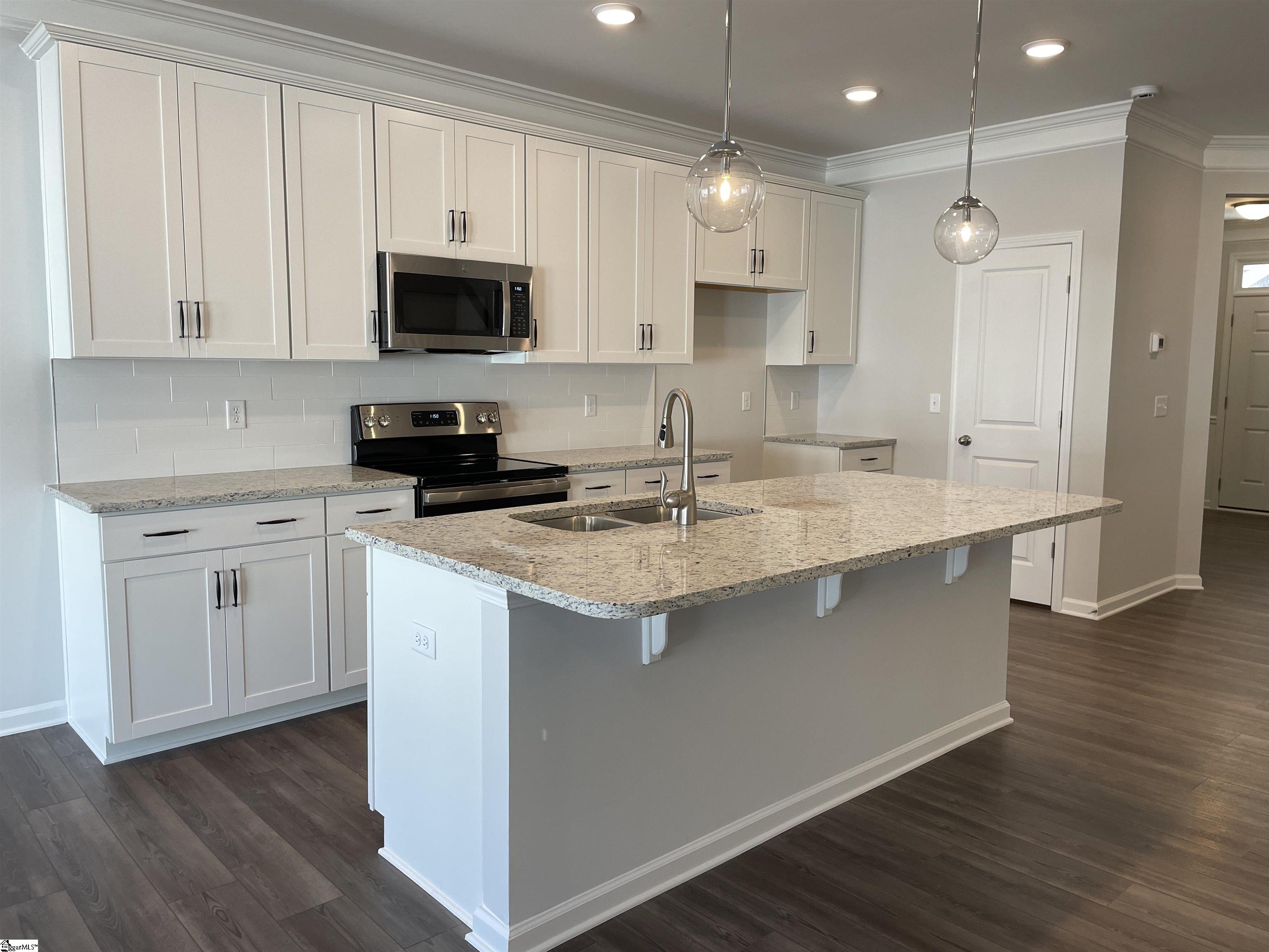 604 Autumn Lake Road Simpsonville, SC 29681 - Photo 4 of 16 Gallery Image 4