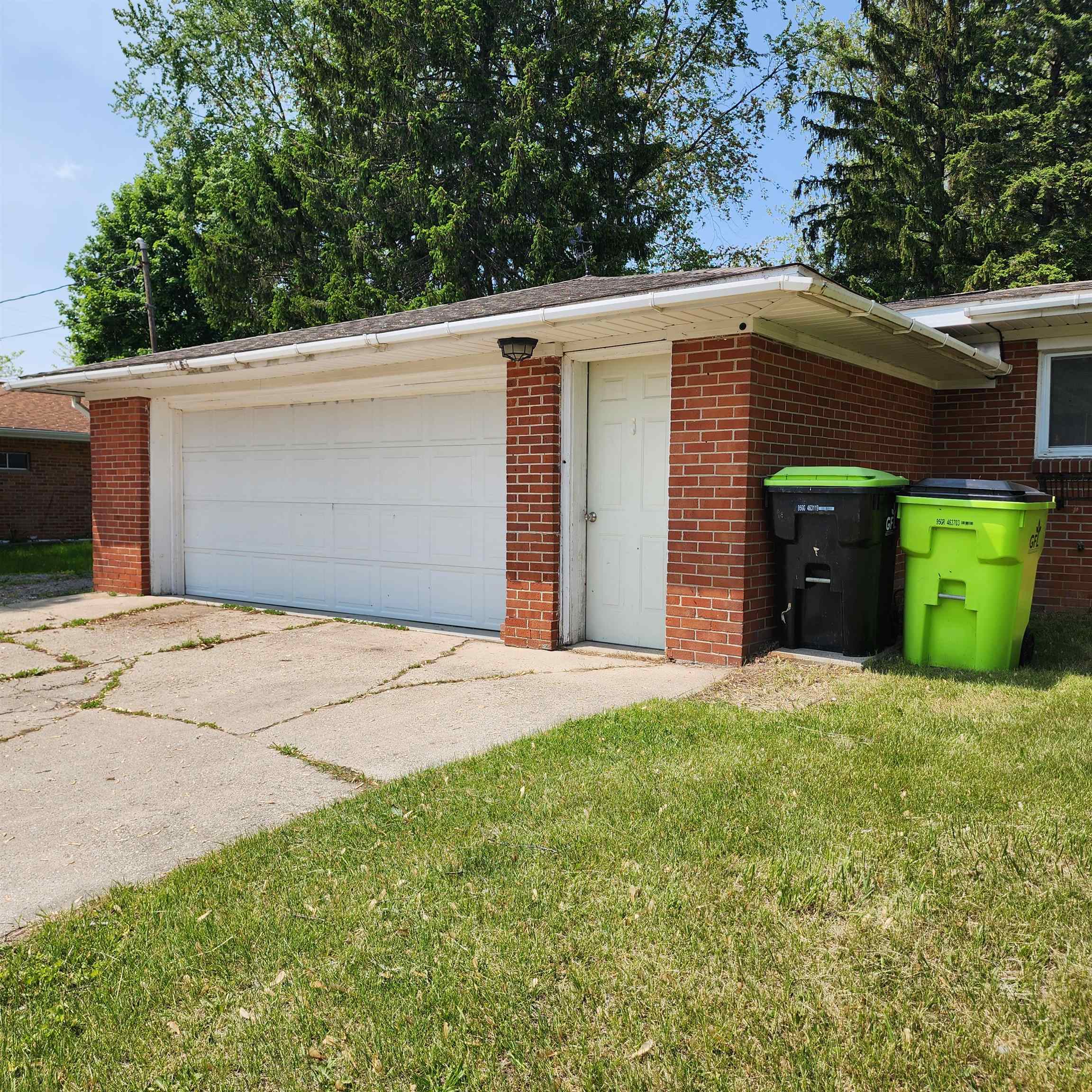 628 Jane Street Pinconning, MI 48650 - Photo 4 of 27