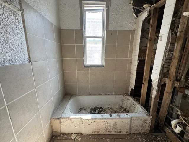 $39,000 | 8412 South Exchange Avenue, Chicago, IL 60617