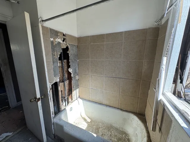 $39,000 | 8412 South Exchange Avenue, Chicago, IL 60617