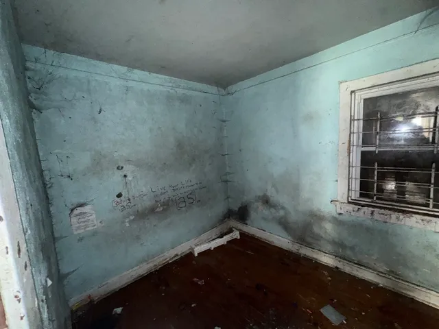 $39,000 | 8412 South Exchange Avenue, Chicago, IL 60617