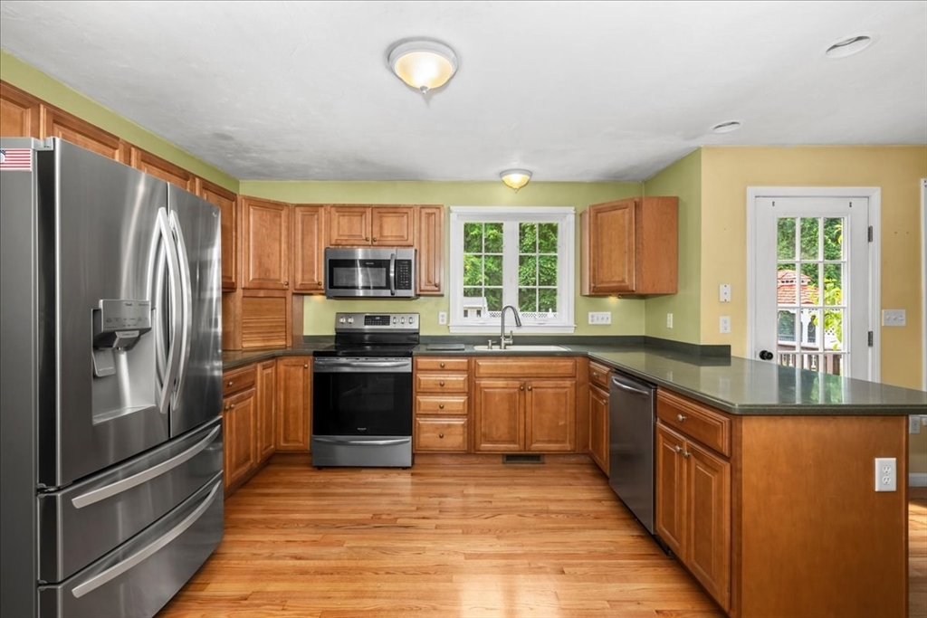20 Hilltop Farm Road Auburn, MA 01501 - Photo 5 of 40