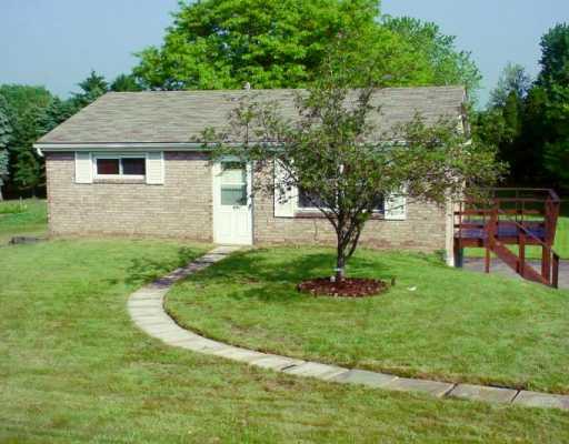 937 Mallisee Road Plum, PA 15239 - Photo 1 of 7 Exterior Front.