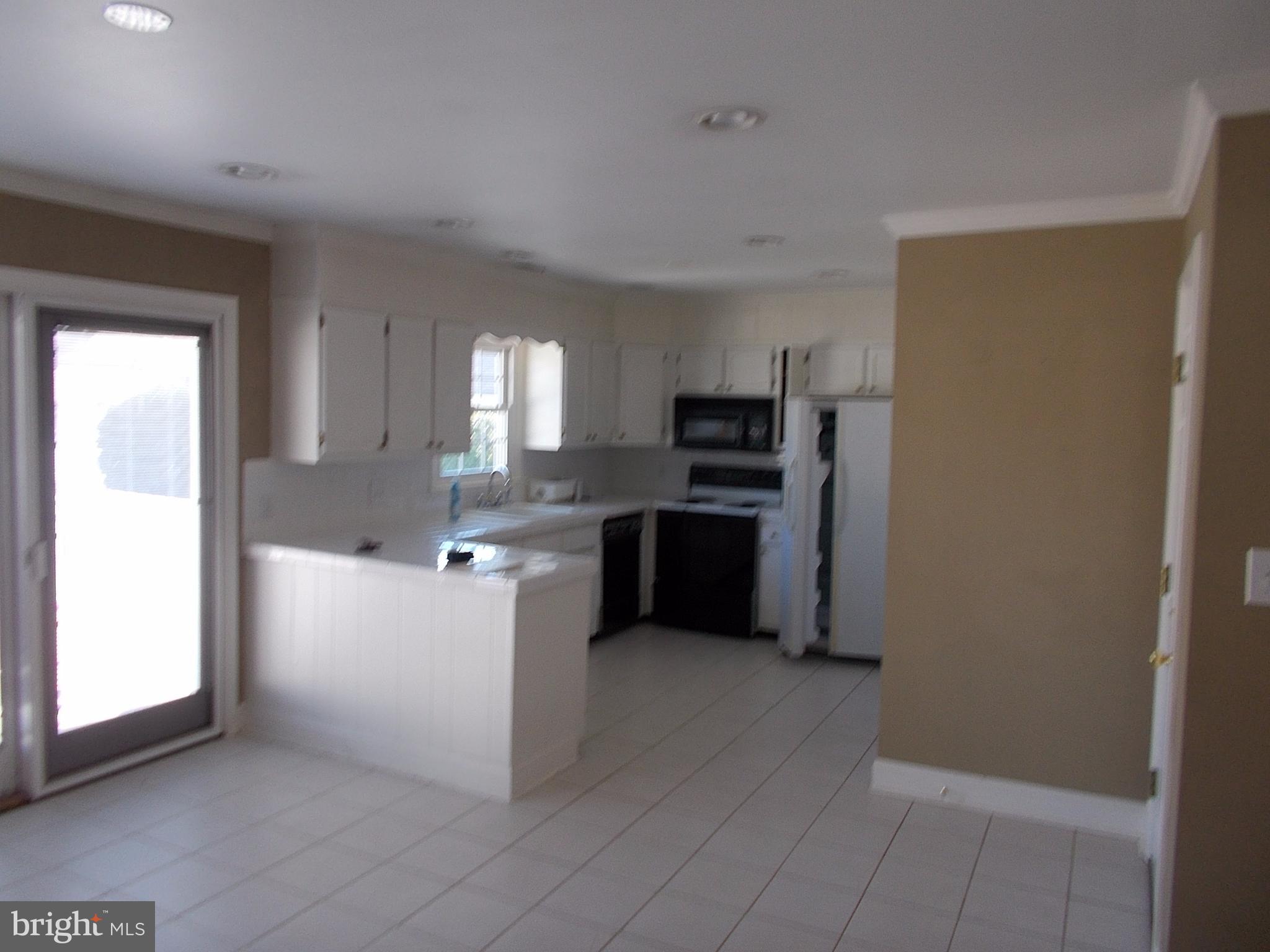 10 Sandy Acres Road Cambridge, MD 21613 - Photo 2 of 15 Kitchen