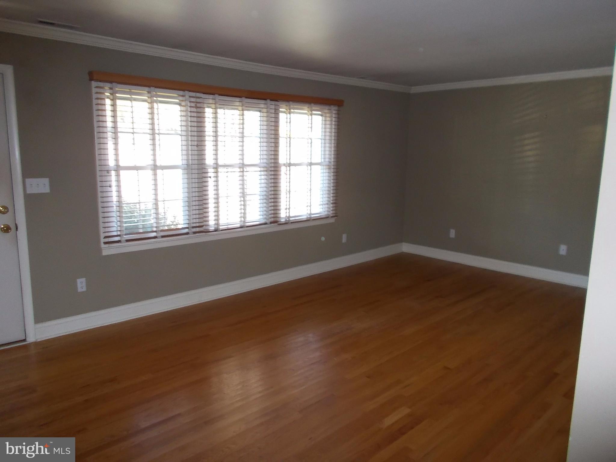 10 Sandy Acres Road Cambridge, MD 21613 - Photo 5 of 15 Living Room