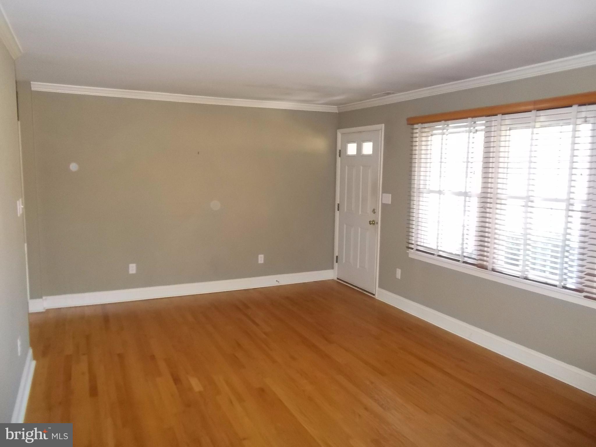 10 Sandy Acres Road Cambridge, MD 21613 - Photo 6 of 15 Living Room