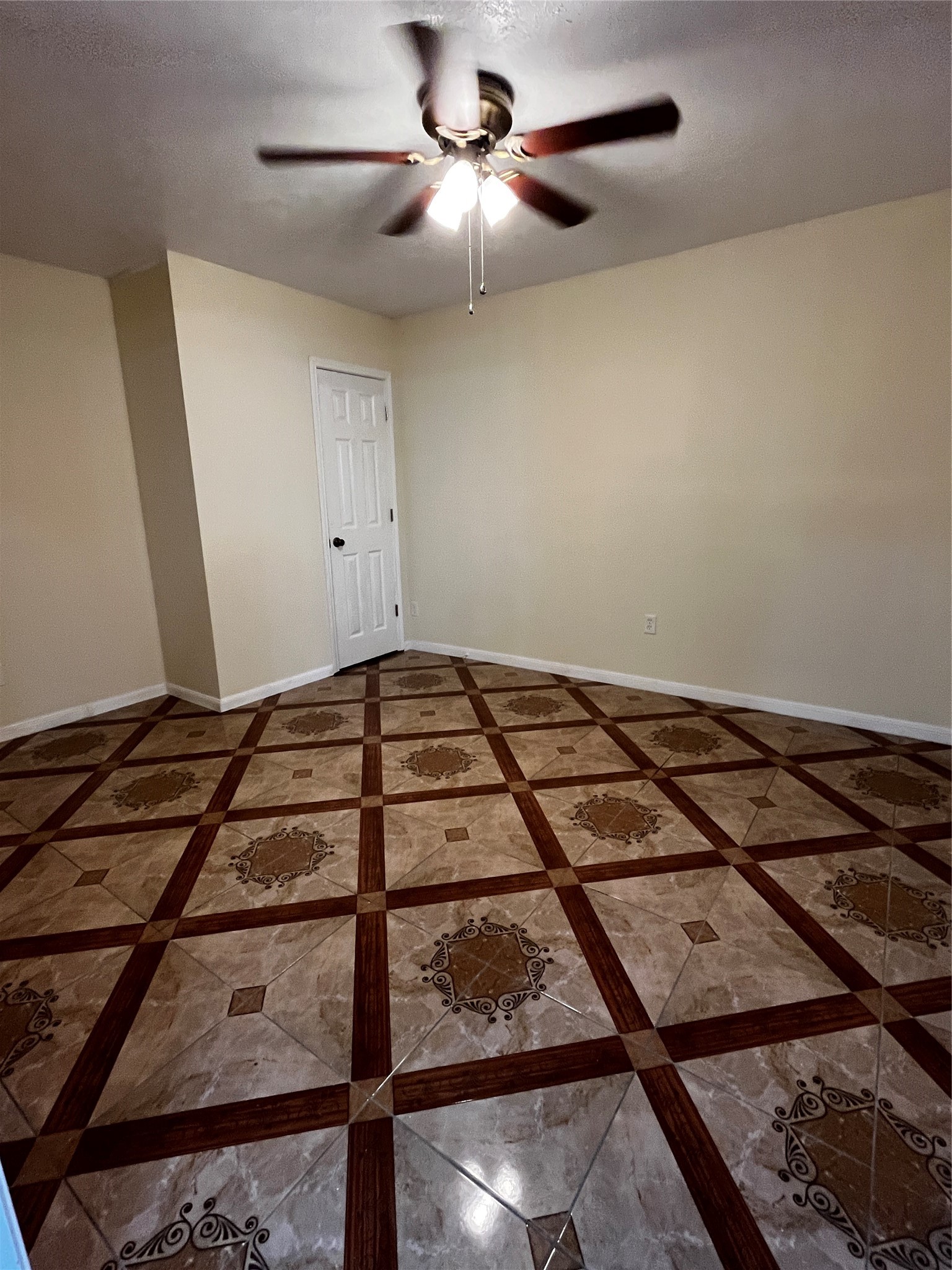 3163 Roe Drive Houston, TX 77087 - Photo 30 of 47 a bedroom with table and bed