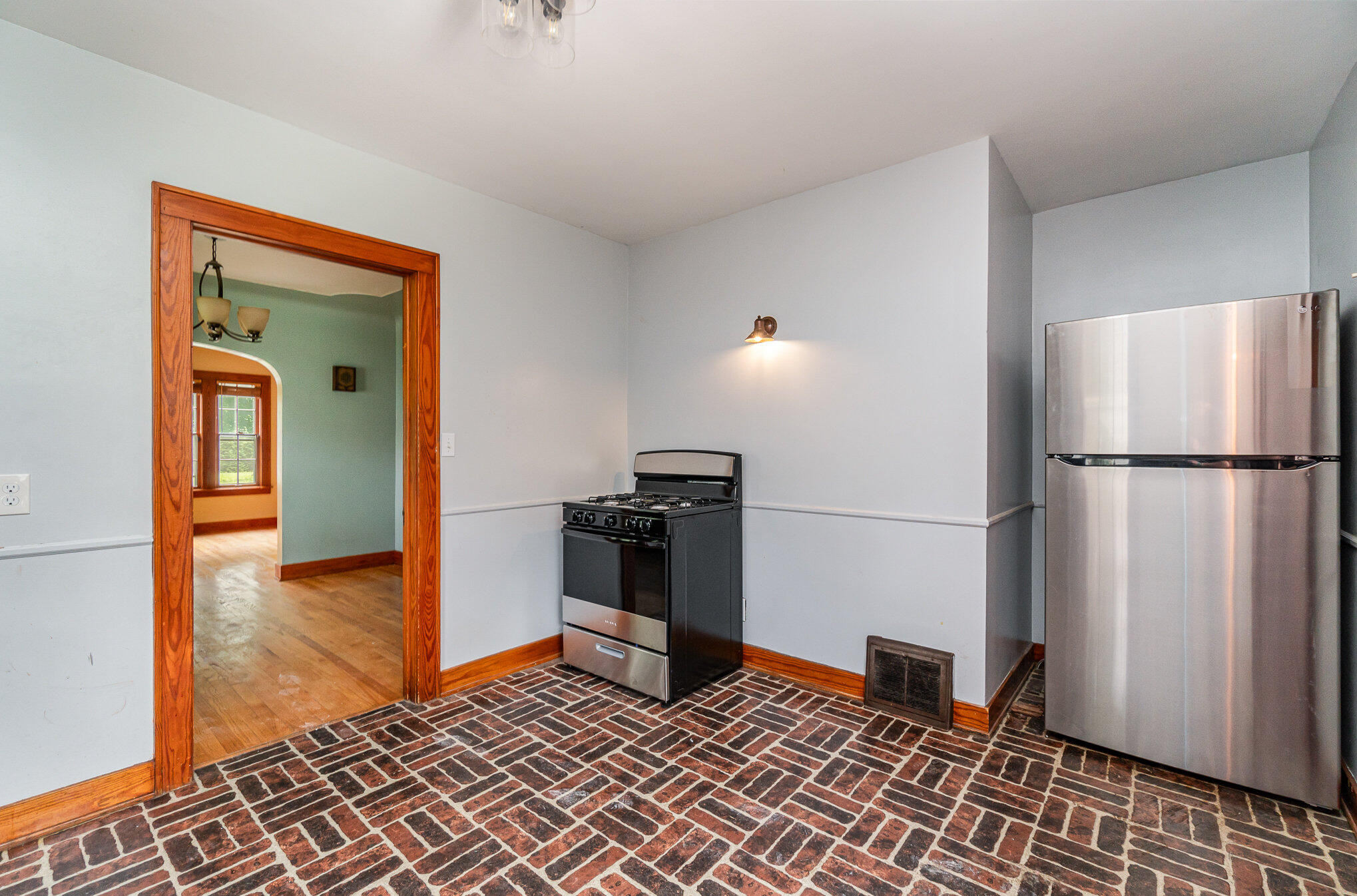 2132 Cass Avenue Road Bay City, MI 48708 - Photo 7 of 15 007_008_cass-edit