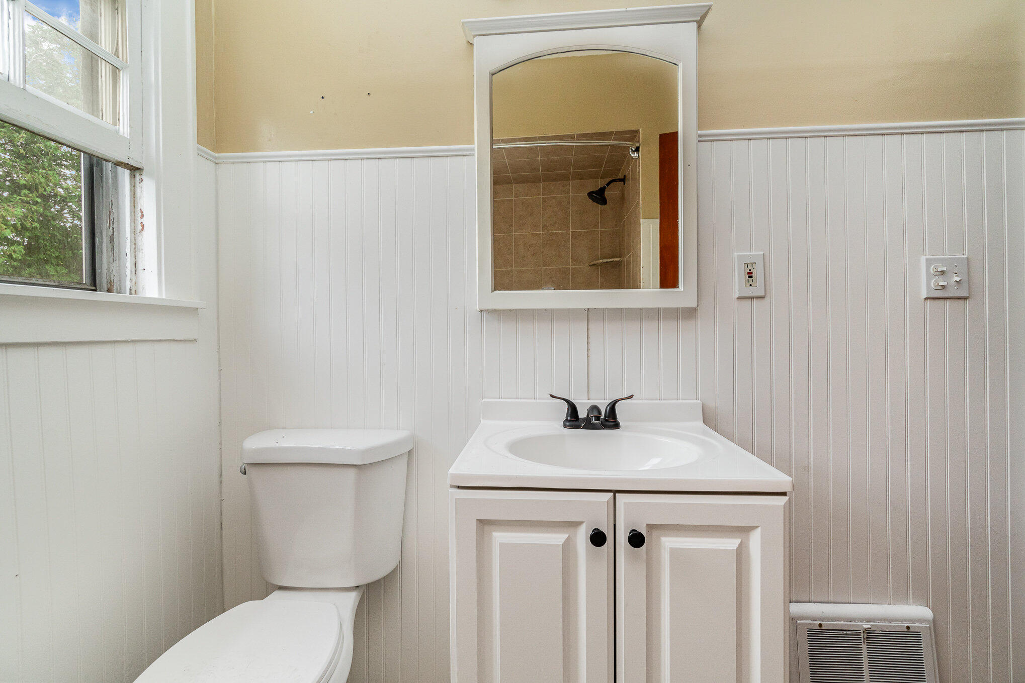 2132 Cass Avenue Road Bay City, MI 48708 - Photo 9 of 15 009_014_cass-edit