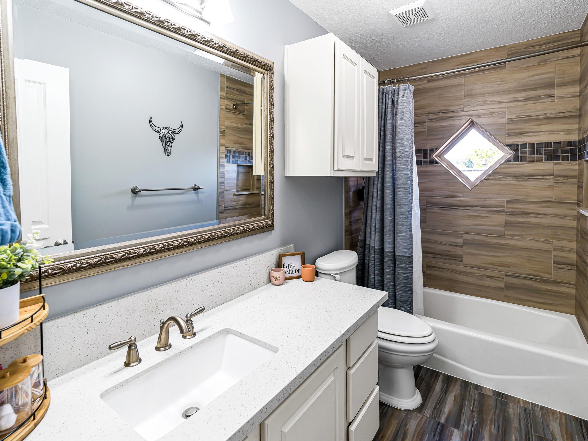 100 Pecan Grove Road Sealy, TX 77474 - Photo 36 of 48 a bathroom with a sink toilet and tub