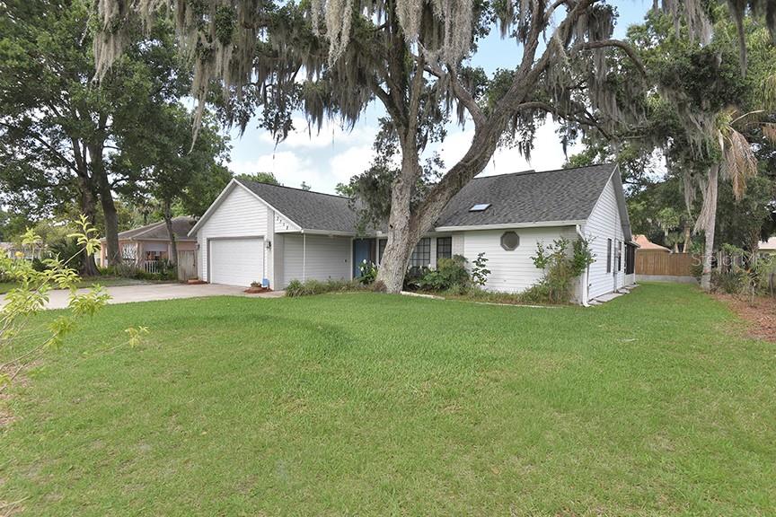2213 Pine Tree Drive Edgewater, FL 32141 - Photo 6 of 42