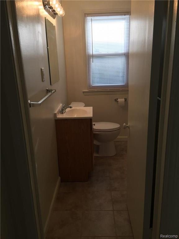 4511 Oliver Road Royal Oak, MI 48073 - Photo 4 of 8
