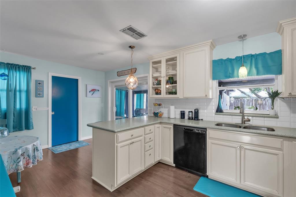2107 High Point Avenue Southwest Winter Haven, FL 33880 - Photo 10 of 46