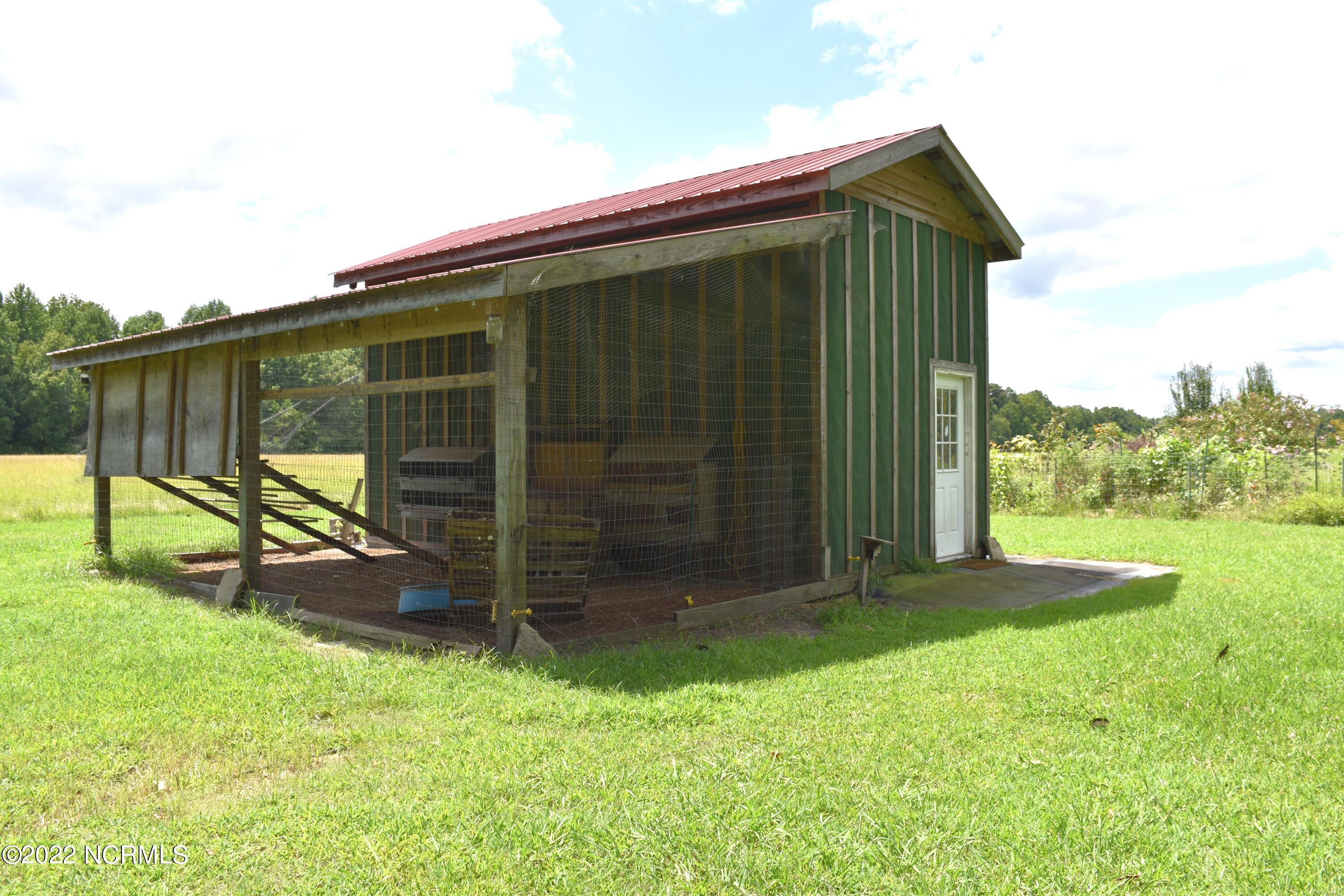 480 Blackbeards View Bath, NC 27808 - Photo 20 of 79 Chicken Coop, Garage Door on other side