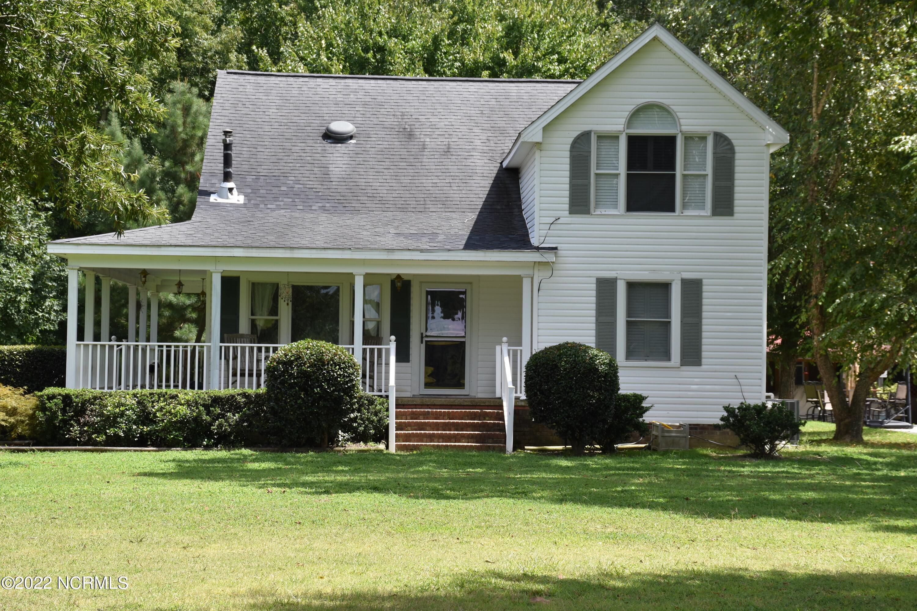 480 Blackbeards View Bath, NC 27808 - Photo 2 of 79 1946 Farm House that has been totally remodeled in 1995