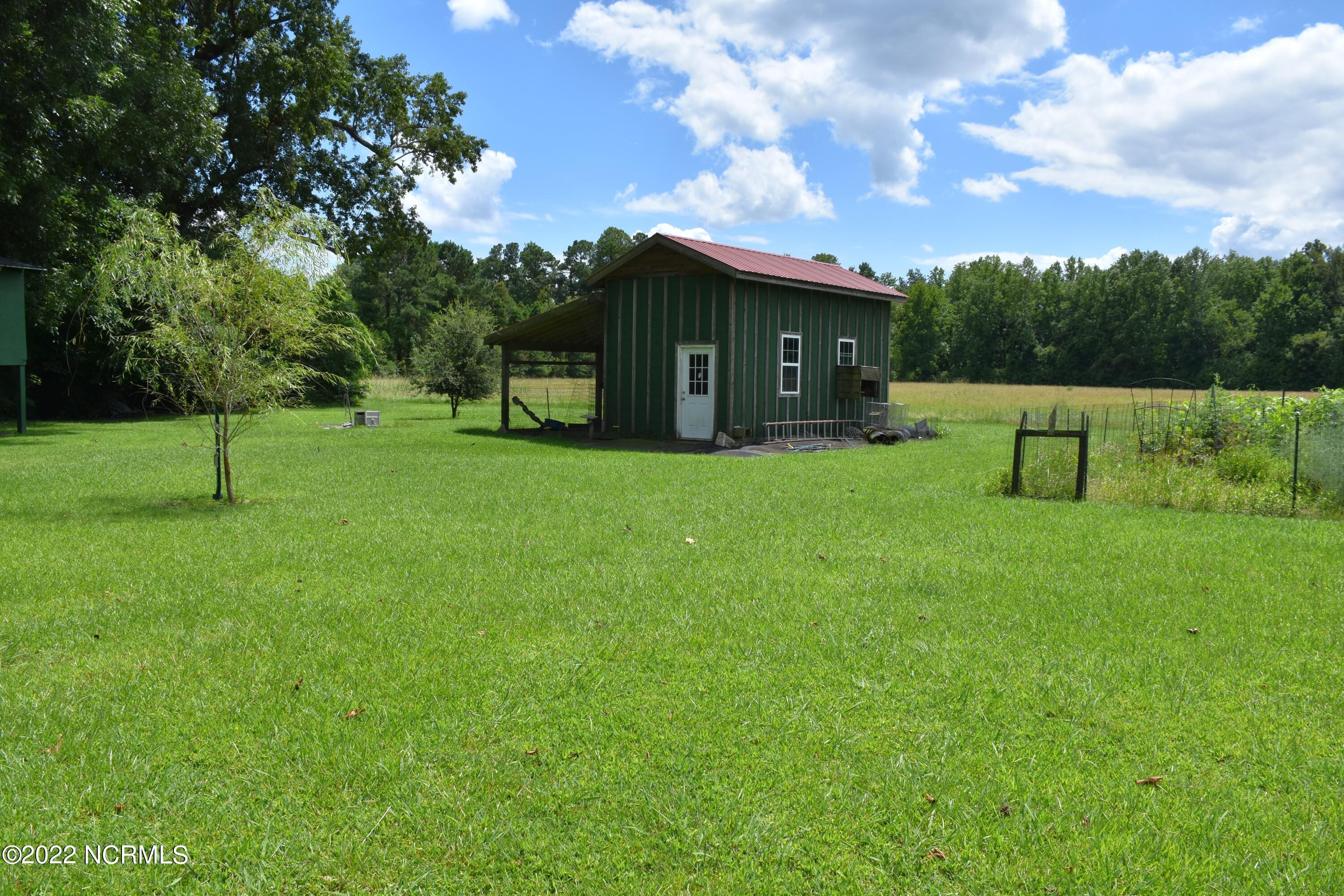 480 Blackbeards View Bath, NC 27808 - Photo 21 of 79 Storage Building